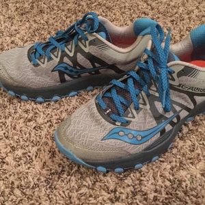 Saucony blue and grey tennis shoes